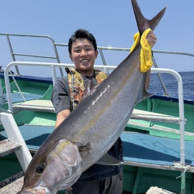 銭洲😊赤イカ泳がせ😊好調です。